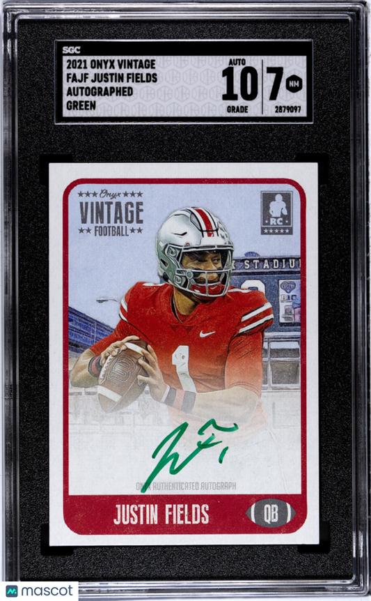 2021 Onyx Vintage Justin Fields #FAJF Autograph Green /50 AUTO SGC 7